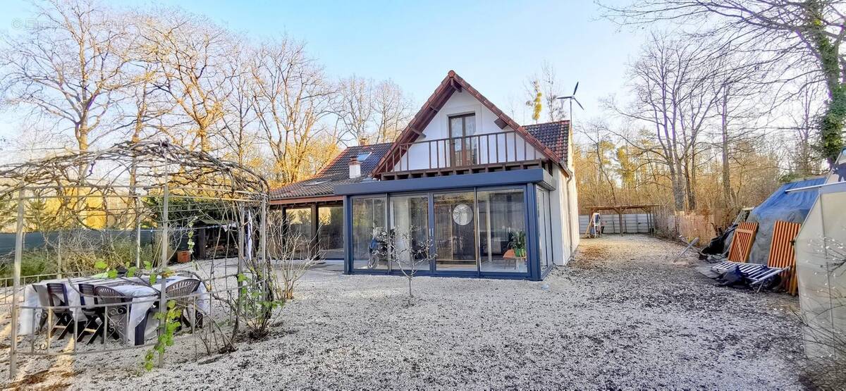 Maison à LES MONTILS