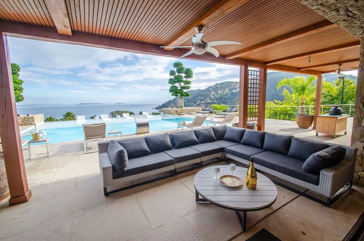 Maison à THEOULE-SUR-MER