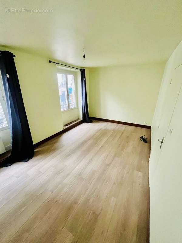 Commerce à MONTREUIL