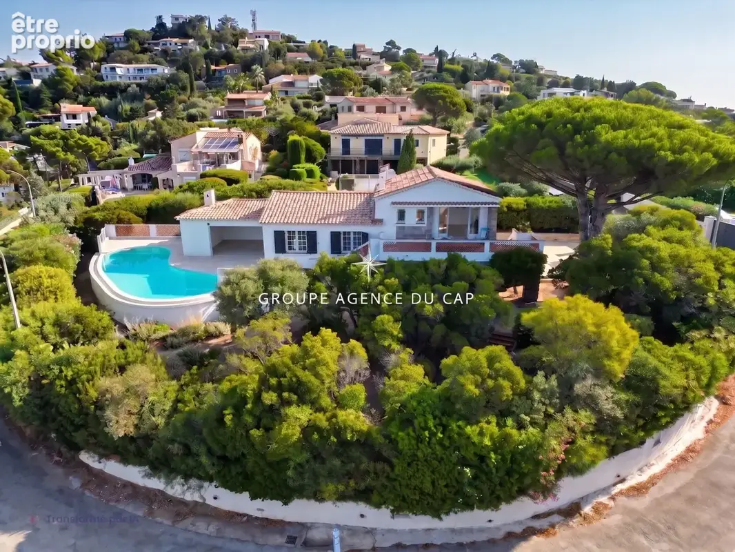 Les issambres, ville tres belle vue mer, 4 chambres garage et piscine, terrain de 1225m² - photo 2