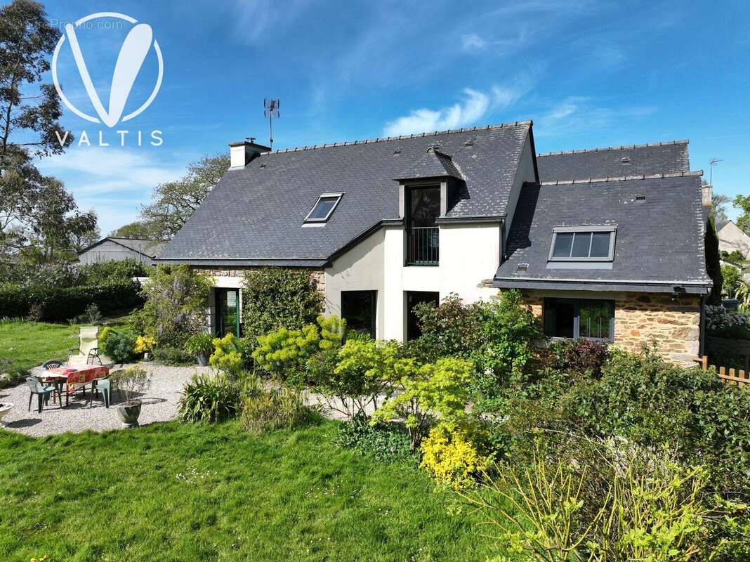 Maison à LANGUENAN