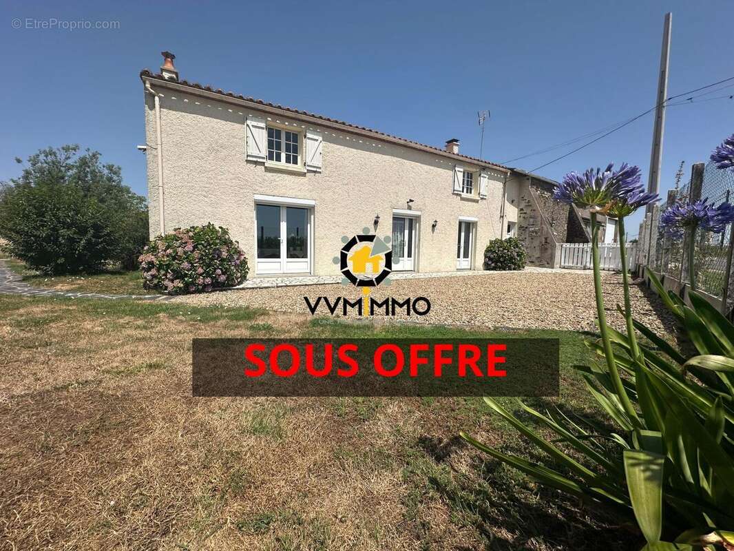 Maison à LE LOROUX-BOTTEREAU