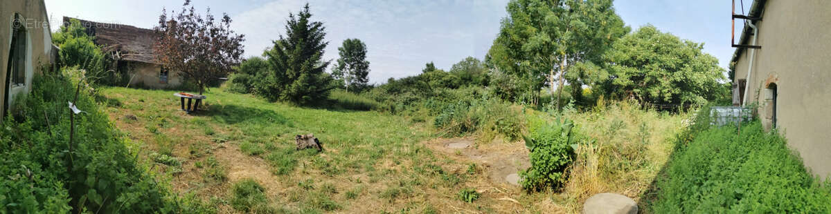 Maison à SAINT-PRIEST-EN-MURAT