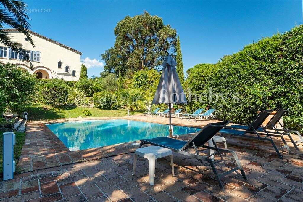 Mandelieu-la-Napoule propriété Belle Époque avec piscine et maison d’invités proche Cannes - photo 2