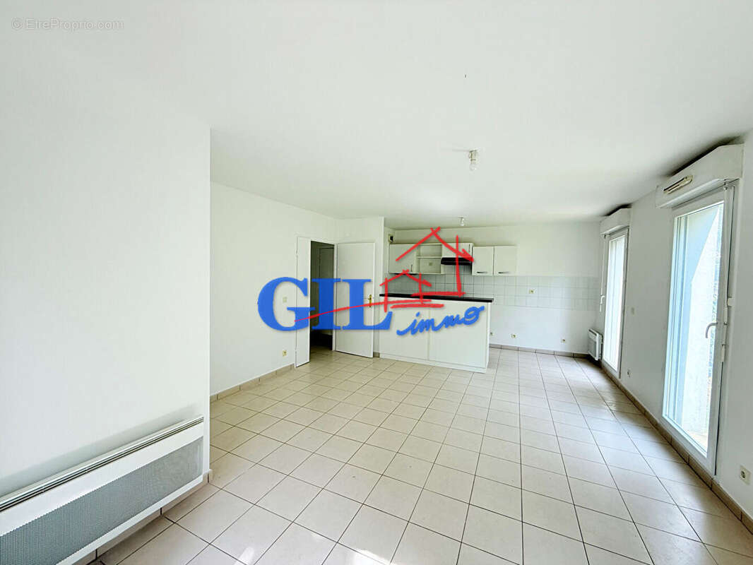 Appartement à SAVIGNY-LE-TEMPLE