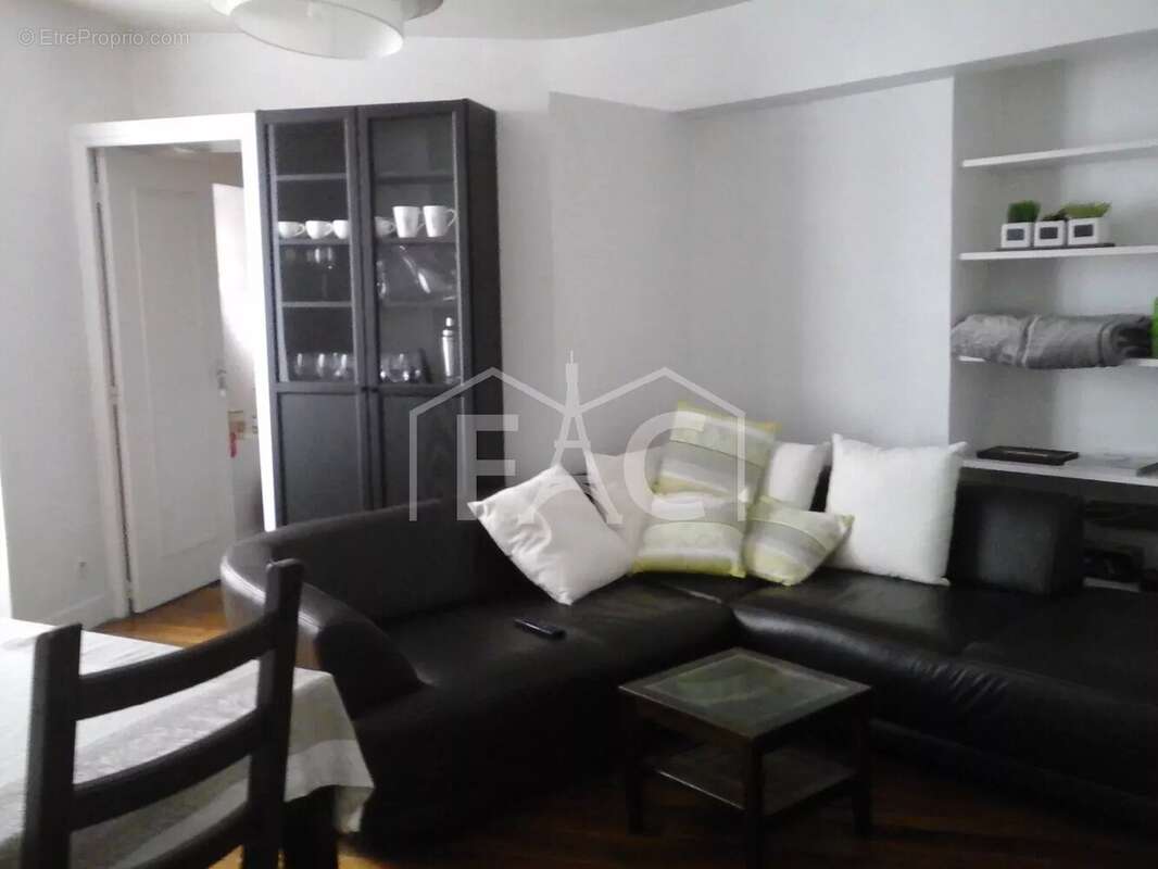 Appartement à PARIS-2E