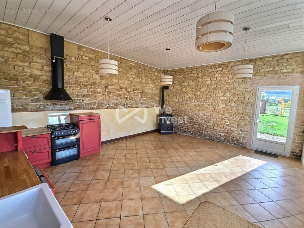 Maison à CHEVEUGES