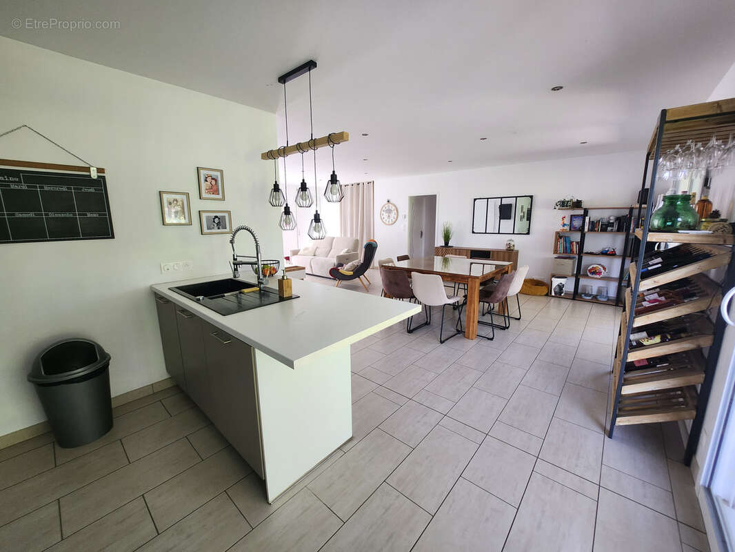Maison à POUILLE