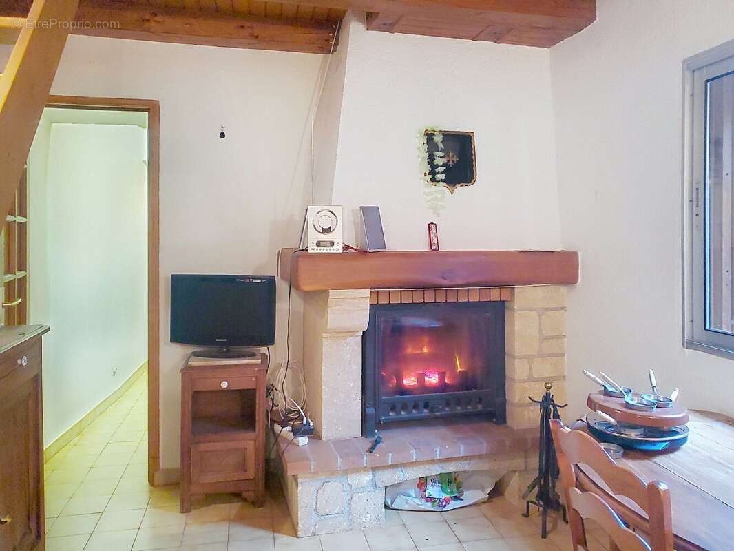 Maison à COLOMBIERES-SUR-ORB