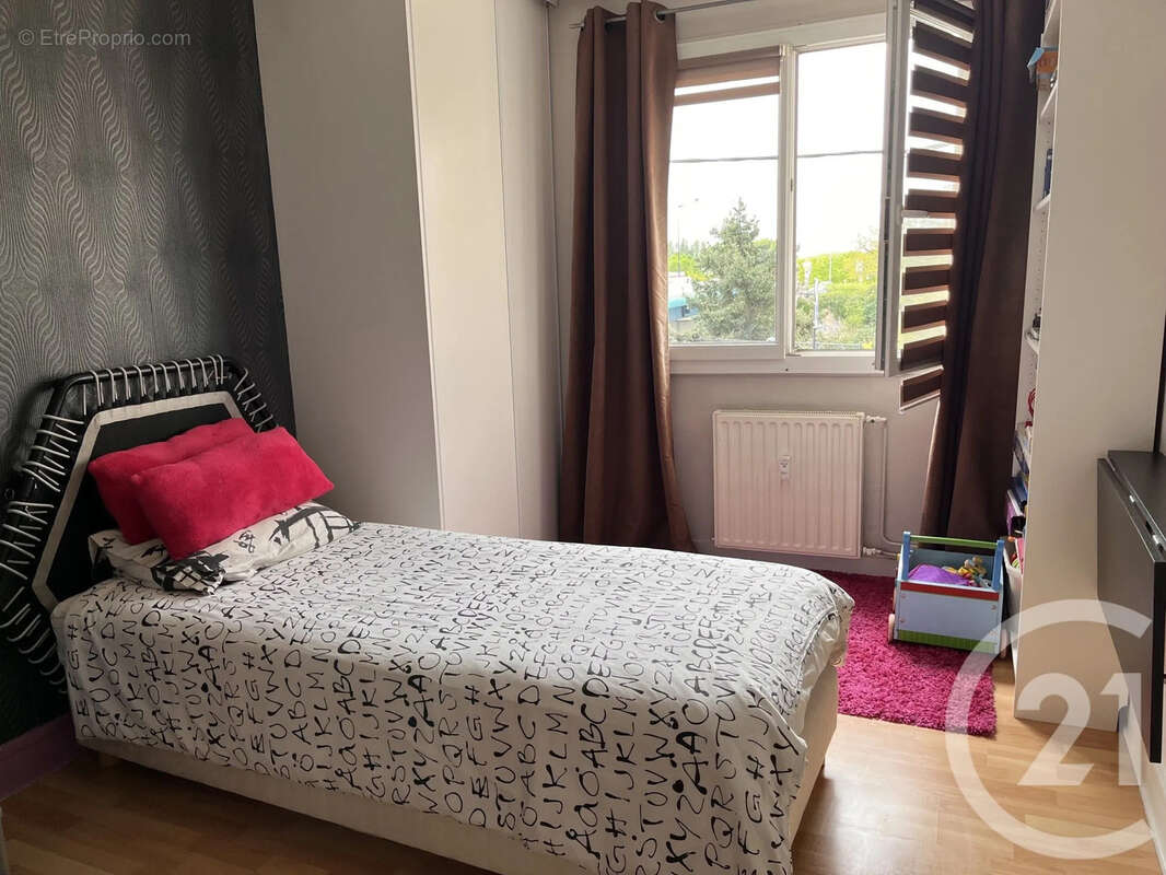 Appartement à SAINT-MAUR-DES-FOSSES