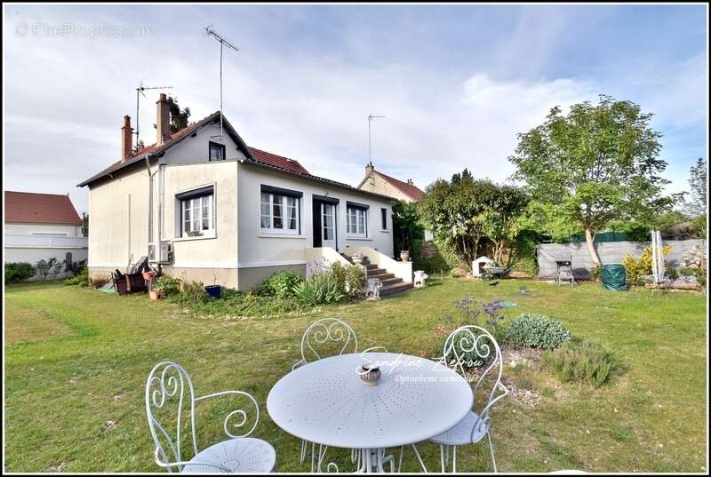 Maison à EZY-SUR-EURE