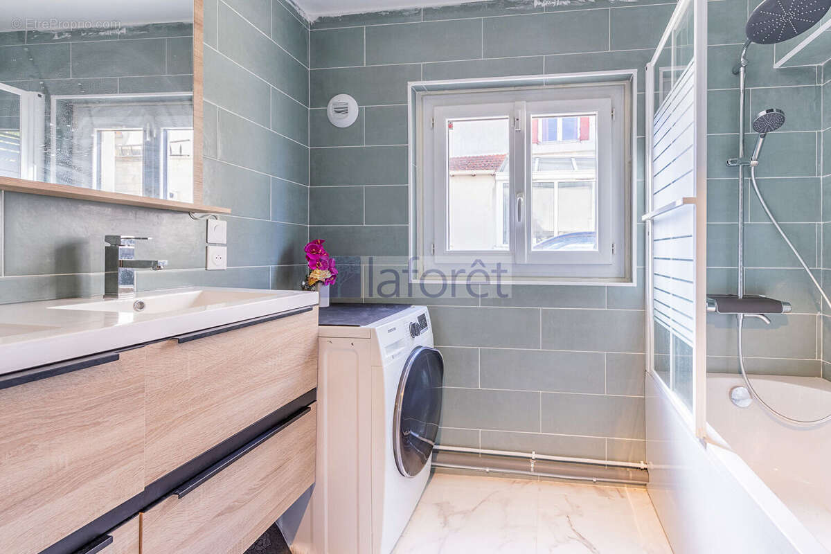 Maison à SAULX-LES-CHARTREUX