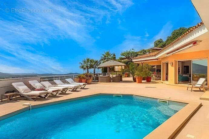 Maison à LA LONDE-LES-MAURES