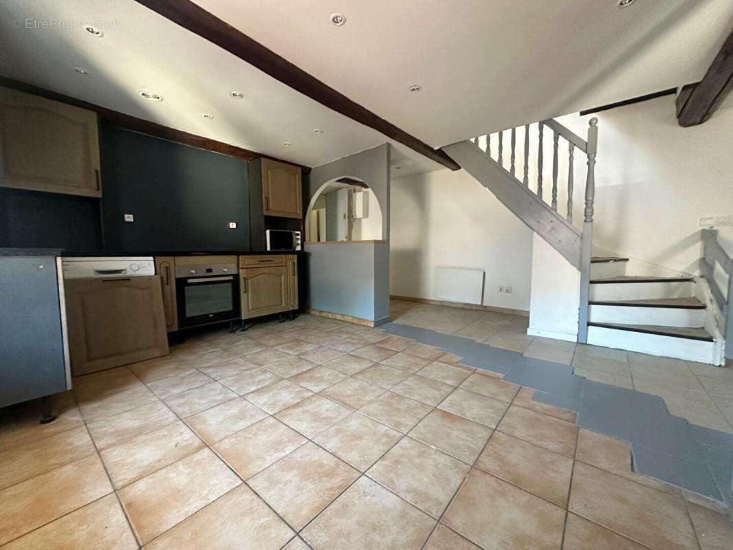 Appartement à AMPLEPUIS