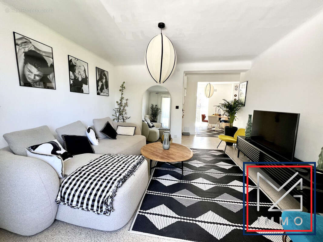 Appartement à SIX-FOURS-LES-PLAGES