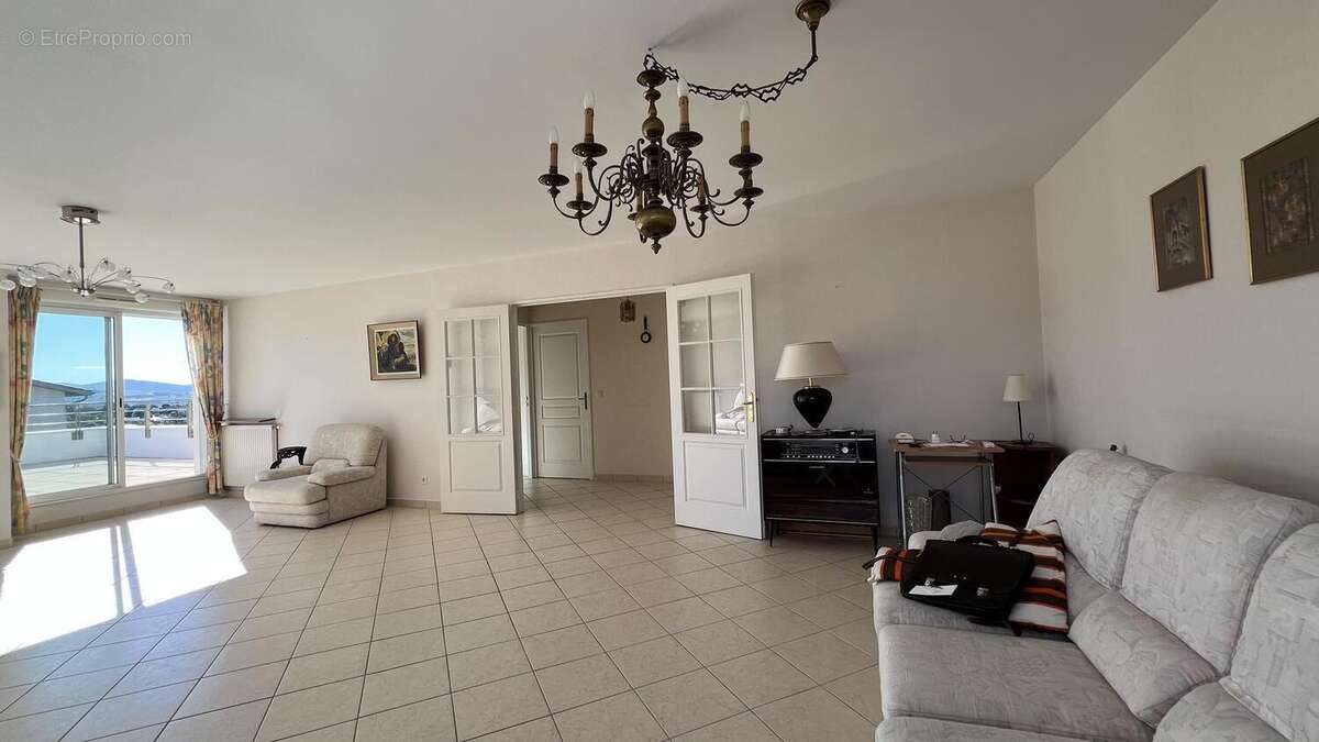 Photo 6 - Appartement à LA TOUR-DE-SALVAGNY