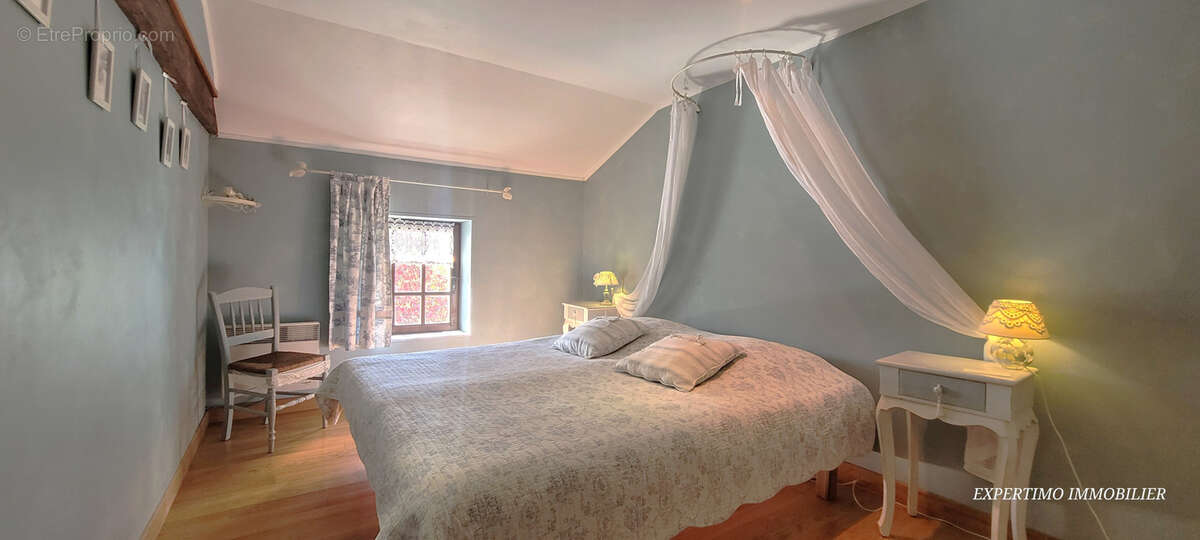 Maison charentaise de 220 m2 renovee - photo 11