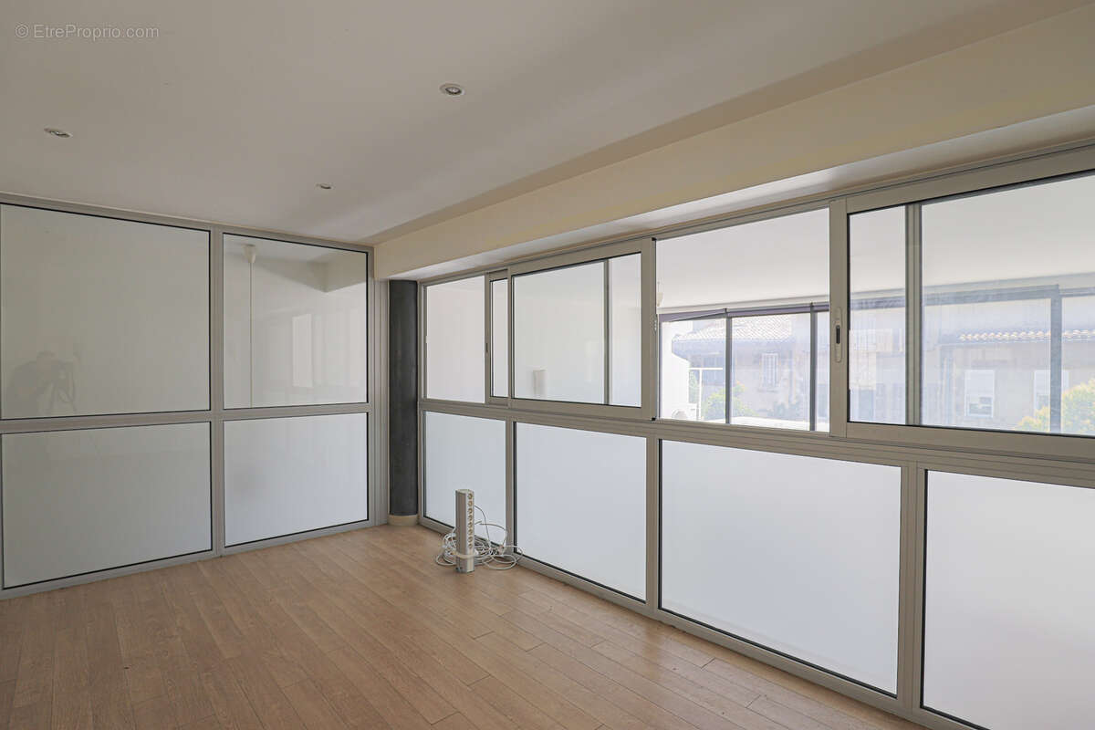 Appartement à MARSEILLE-1E