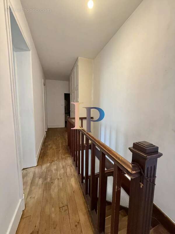Maison au centre de charlieu - photo 12