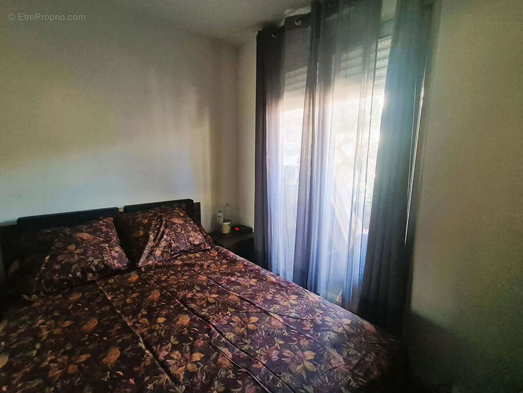 Toulon l aguillon appartement t4 traversant de 73m²  3 chambres en premier etage avec ascenseur terrasse et balcon - photo 6