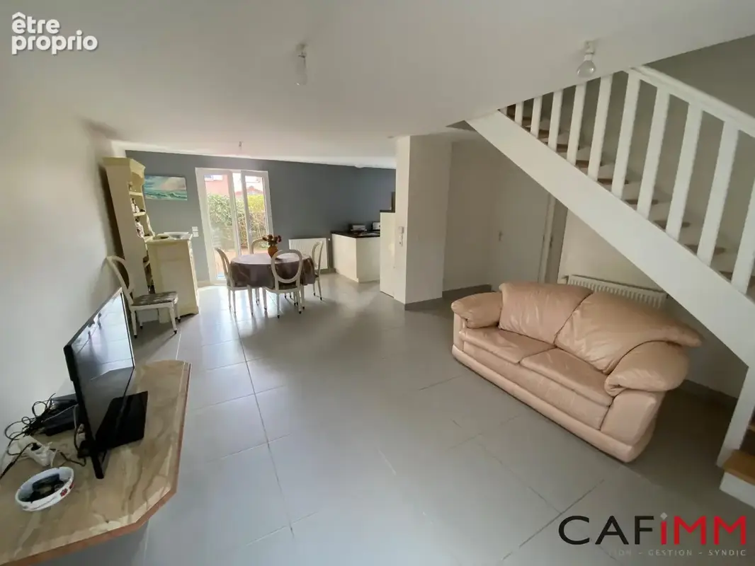 Maison 92 m² à Civrieux  - photo 5