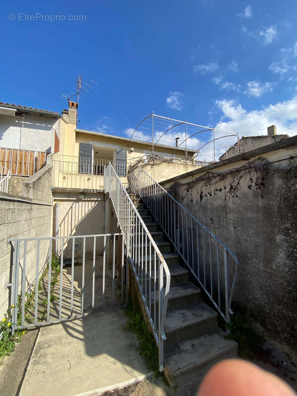 Appartement à MORIERES-LES-AVIGNON