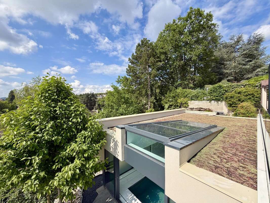Maison à VERRIERES-LE-BUISSON