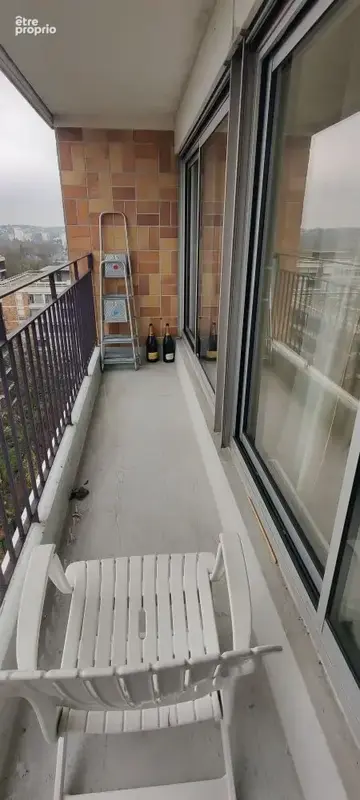 Lumineux appartement 5 pièces - vendu occupé - au dernier étage avec vue dégagée - photo 9