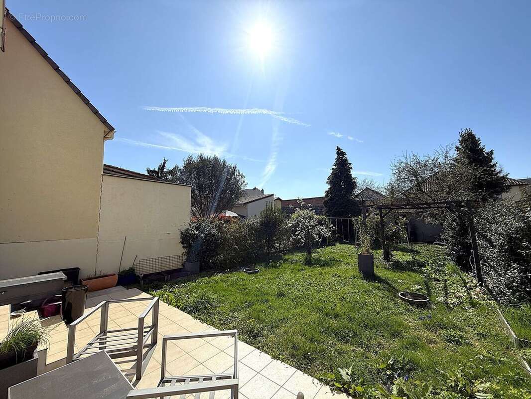 Maison à NEUILLY-SUR-MARNE