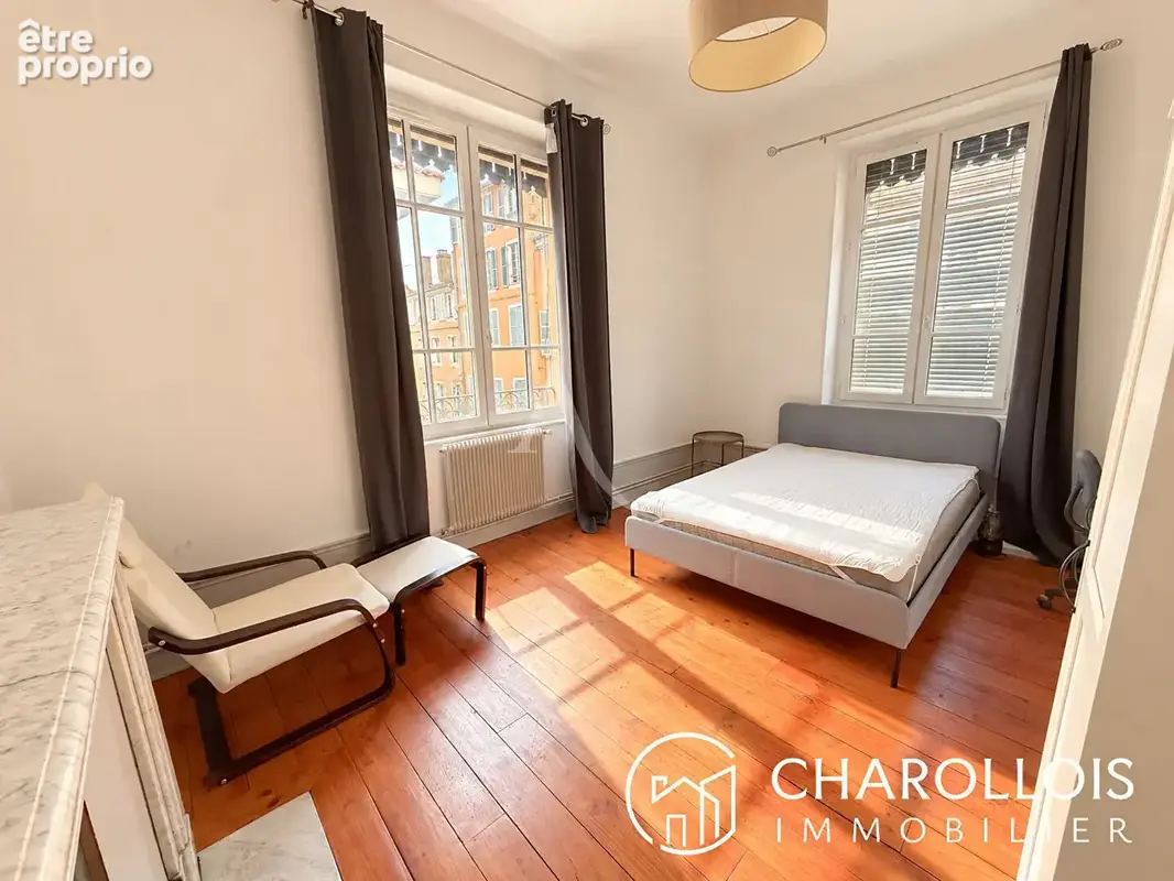 EXCLUSIVITÉ ! Appartement T5 de caractère au coeur de MÂCON - photo 4