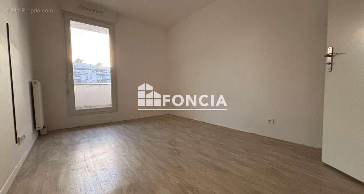 Appartement à FLEURY-MEROGIS
