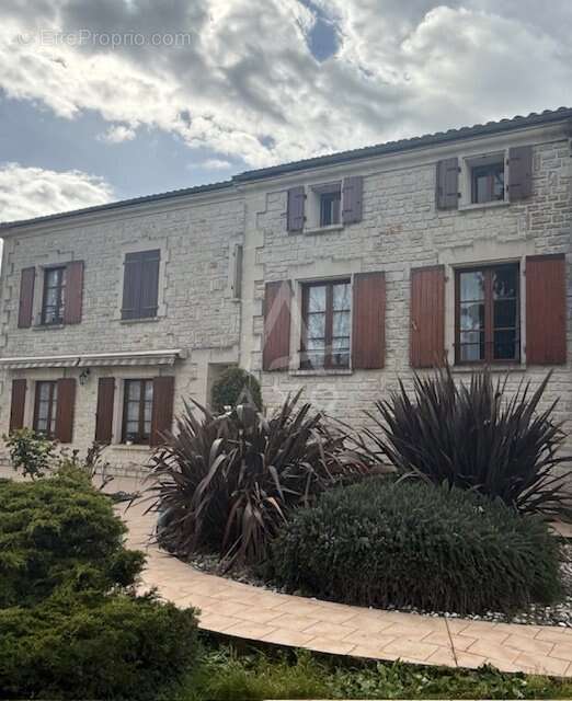 Maison à BRIE
