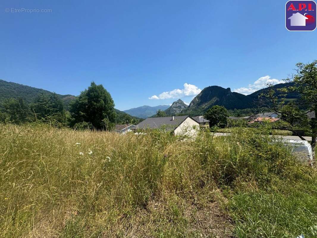 Terrain 1405 m² à Saurat  - photo 4