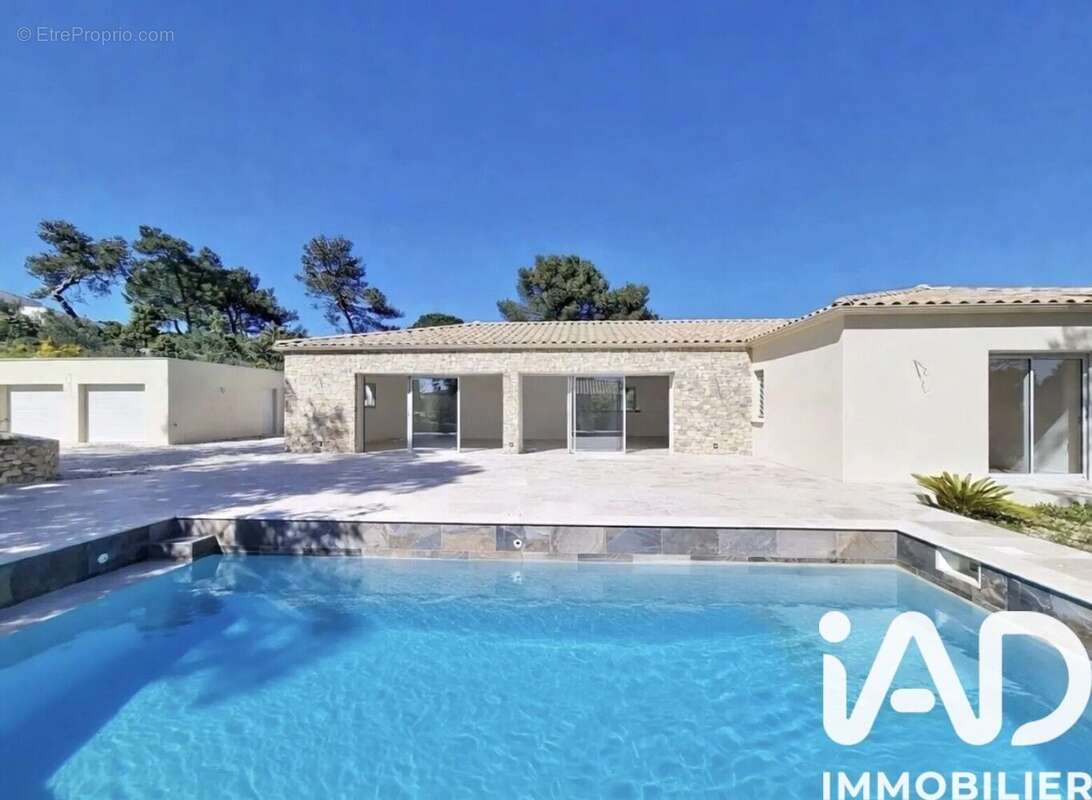 Photo 2 - Maison à NIMES