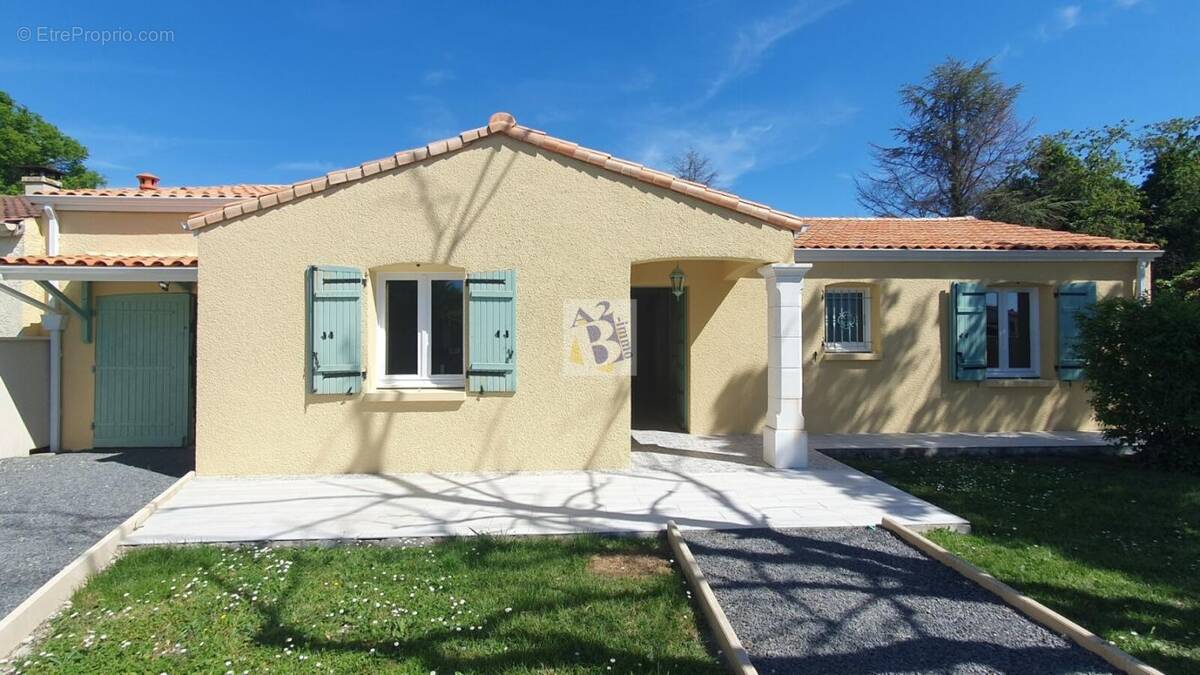 Maison à SAINT-YRIEIX-SUR-CHARENTE