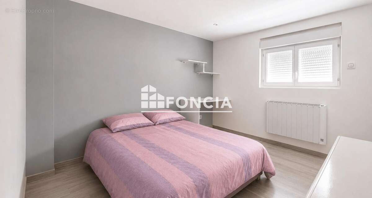 TOUSSIEUX (01600) – Maison familiale de 150 m² sur un terrain de plus de 1 800 m² avec piscine, jacuzzi et vue dégagée - photo 9