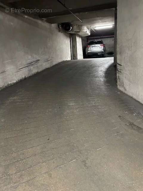 Parking à PARIS-5E