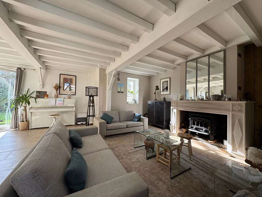 Maison à SAINT-NOM-LA-BRETECHE