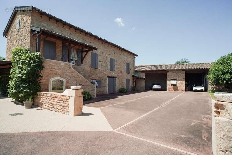 Maison à vendre 9 pièces proche de MACON (71) - photo 2