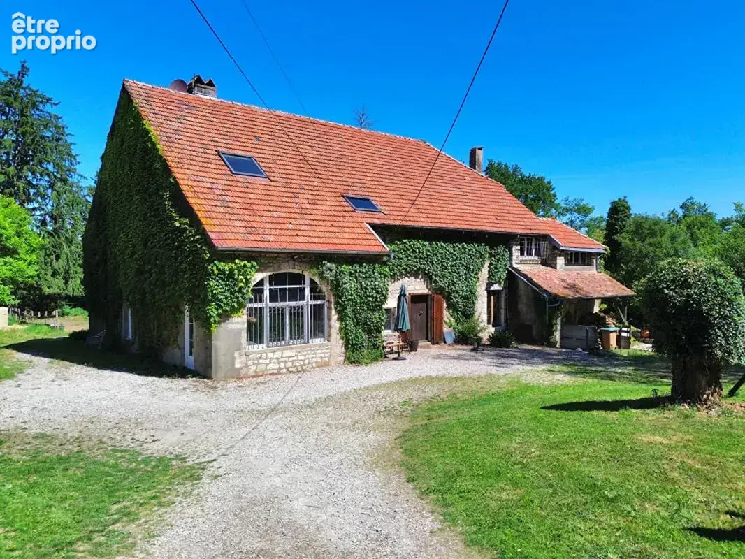 Maison de caractère avec piscine aux portes de Besançon - photo 2