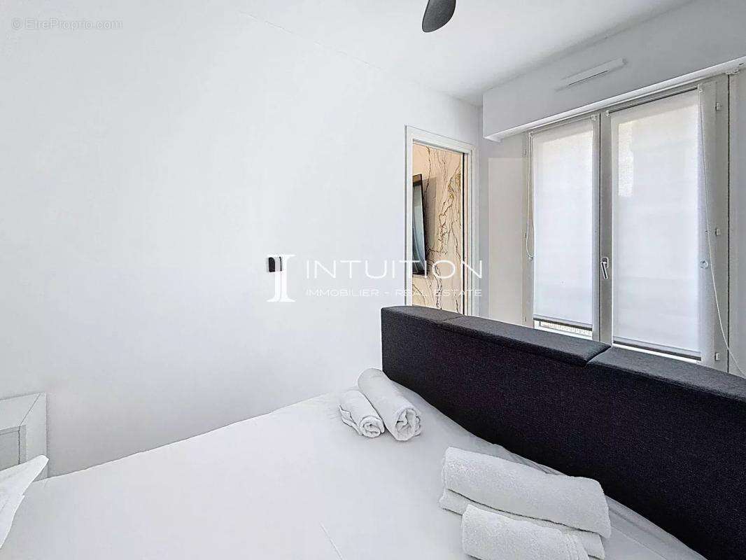 Cannes - Centre : 2 pièces avec imposante terrasse et parking - photo 9