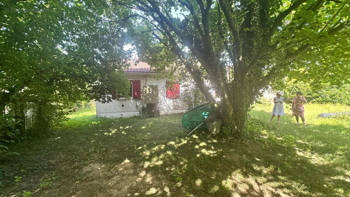Maison 90 m² à Chaniers  - photo 2