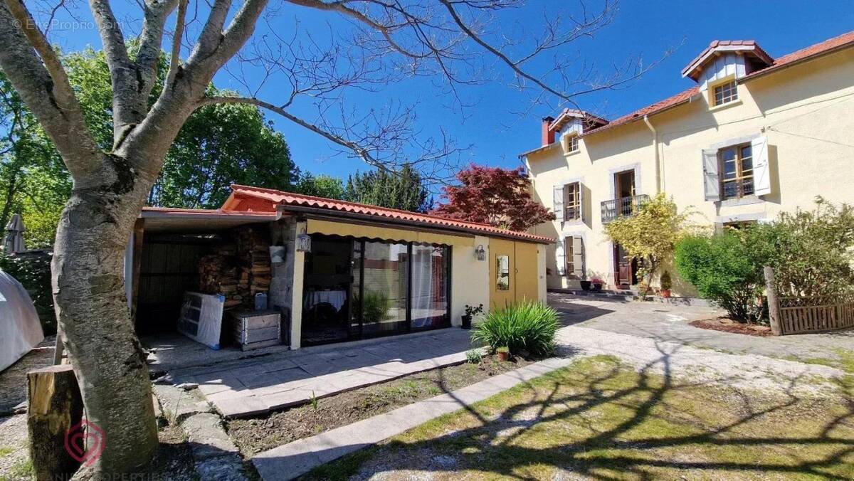 Maison à PRAT-BONREPAUX