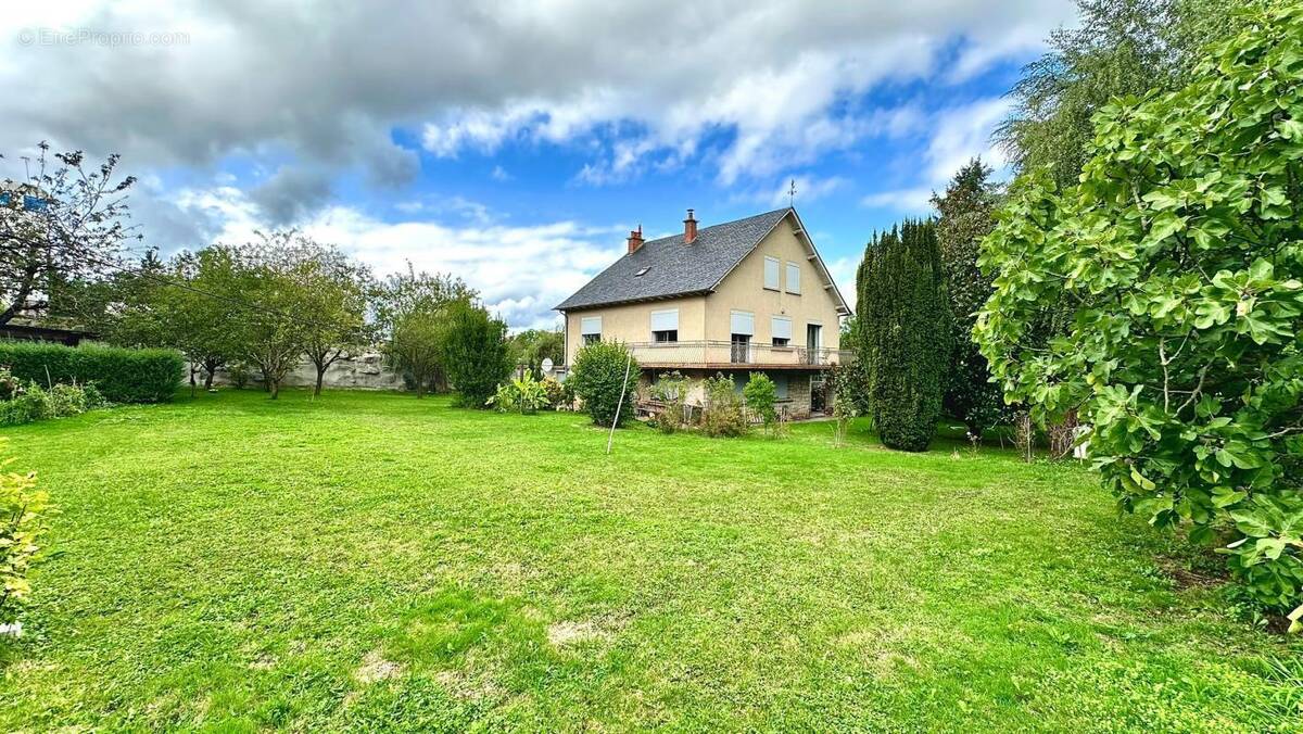 Maison à LUC-LA-PRIMAUBE