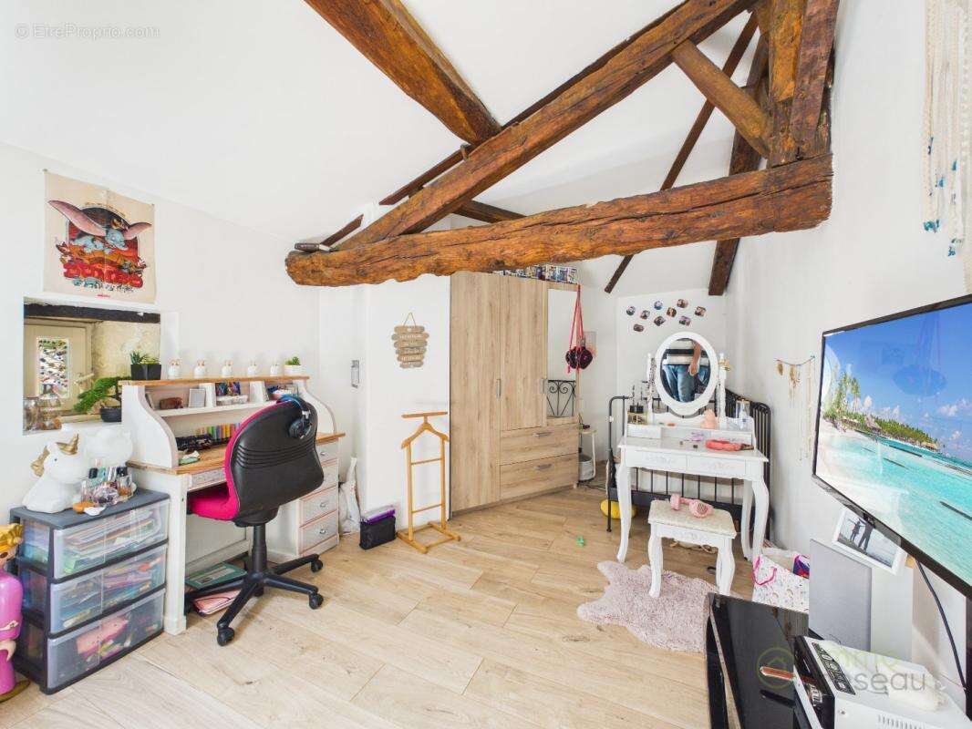 Maison 209 m² à Saint-Georges-Des-Agouts  - photo 10