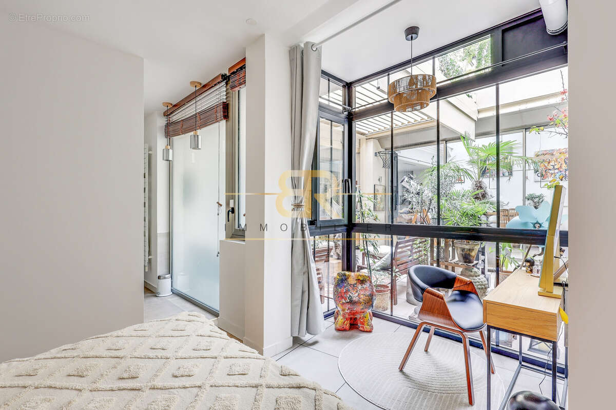 Commerce à PARIS-18E