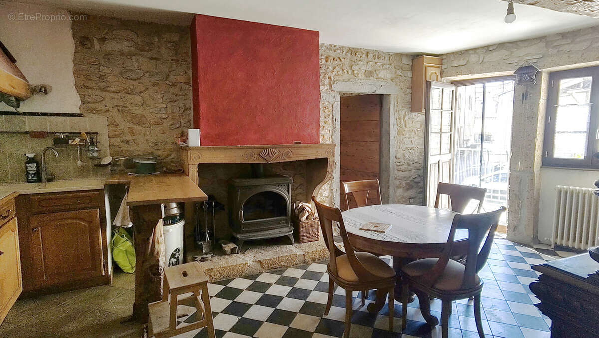 Maison de village en pierres avec balcon - photo 5