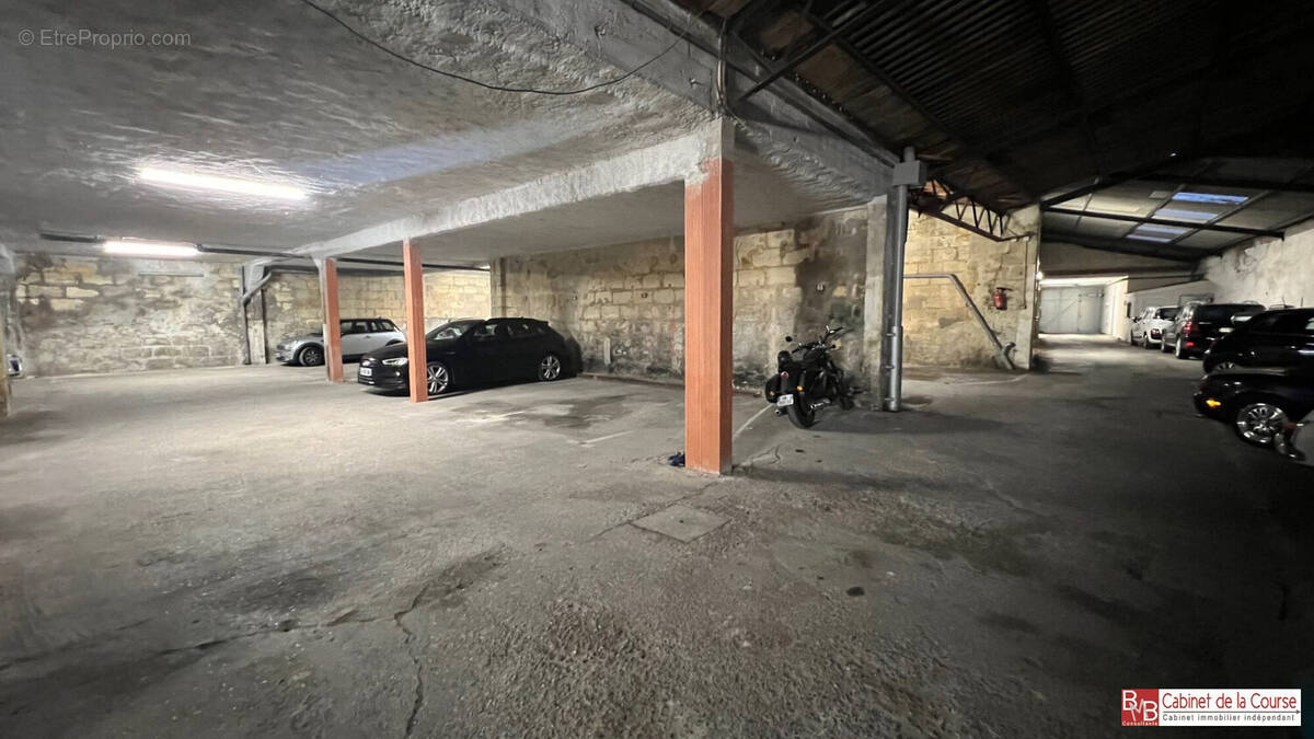 Parking à BORDEAUX