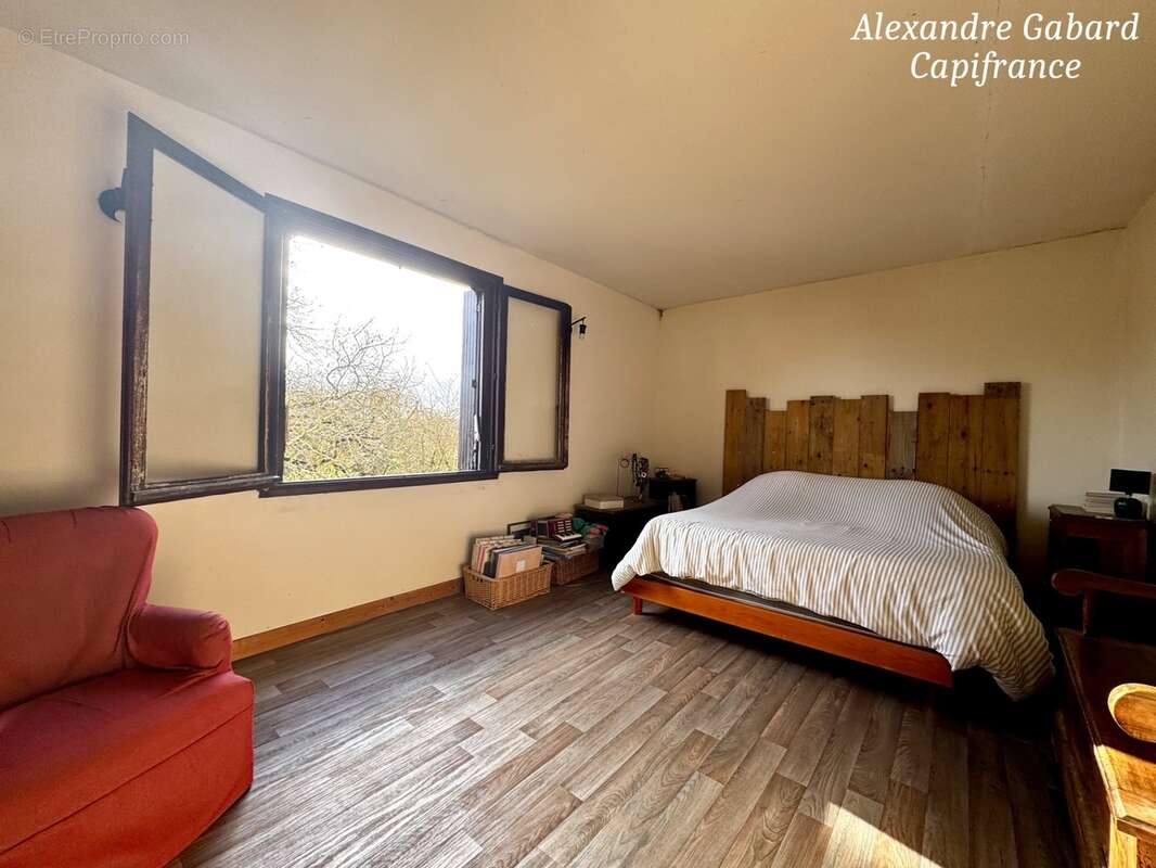 Maison en pierres - 3 chambres - Jardin 2 471 m² - Dépendance - photo 8