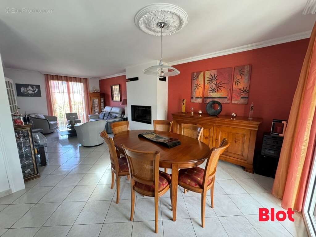 Maison à VERN-SUR-SEICHE